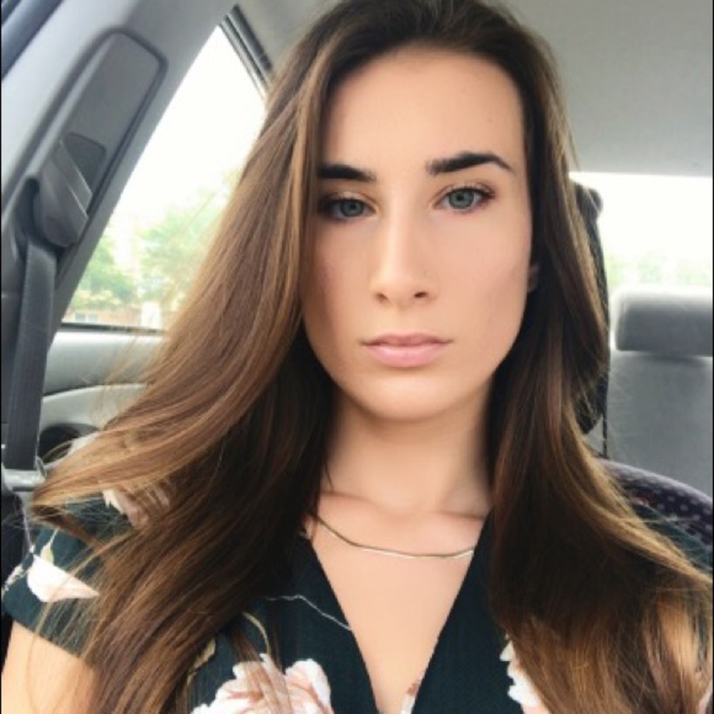 Meet your Posher, Carlee